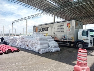 Lã de Vidro IsoFelt Instalado no Sistema Rolon